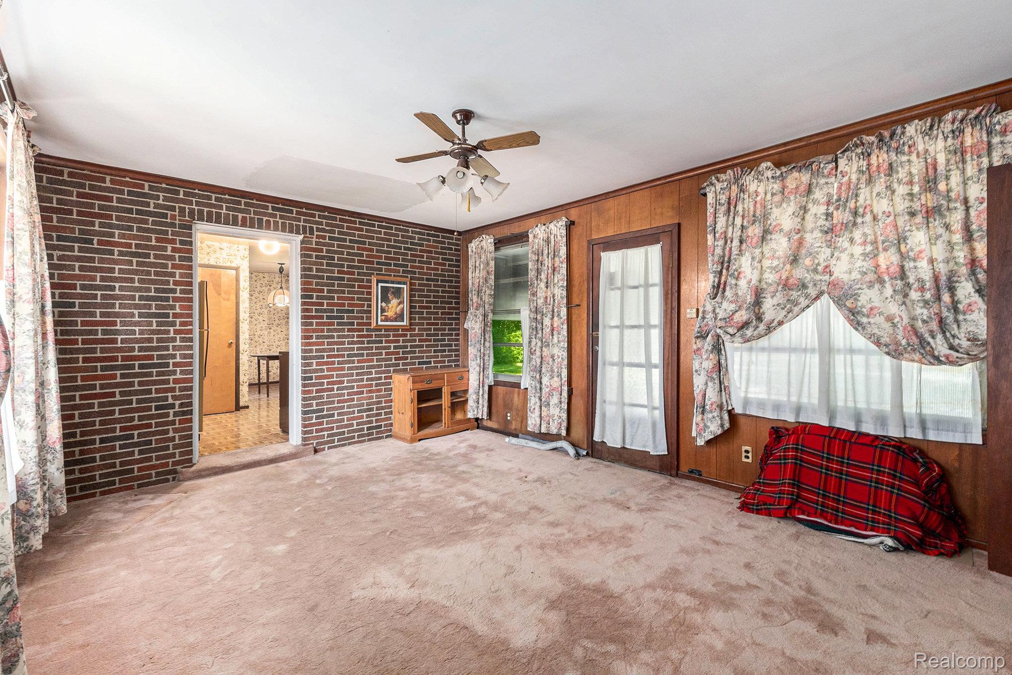 306 W 13 Mile Road