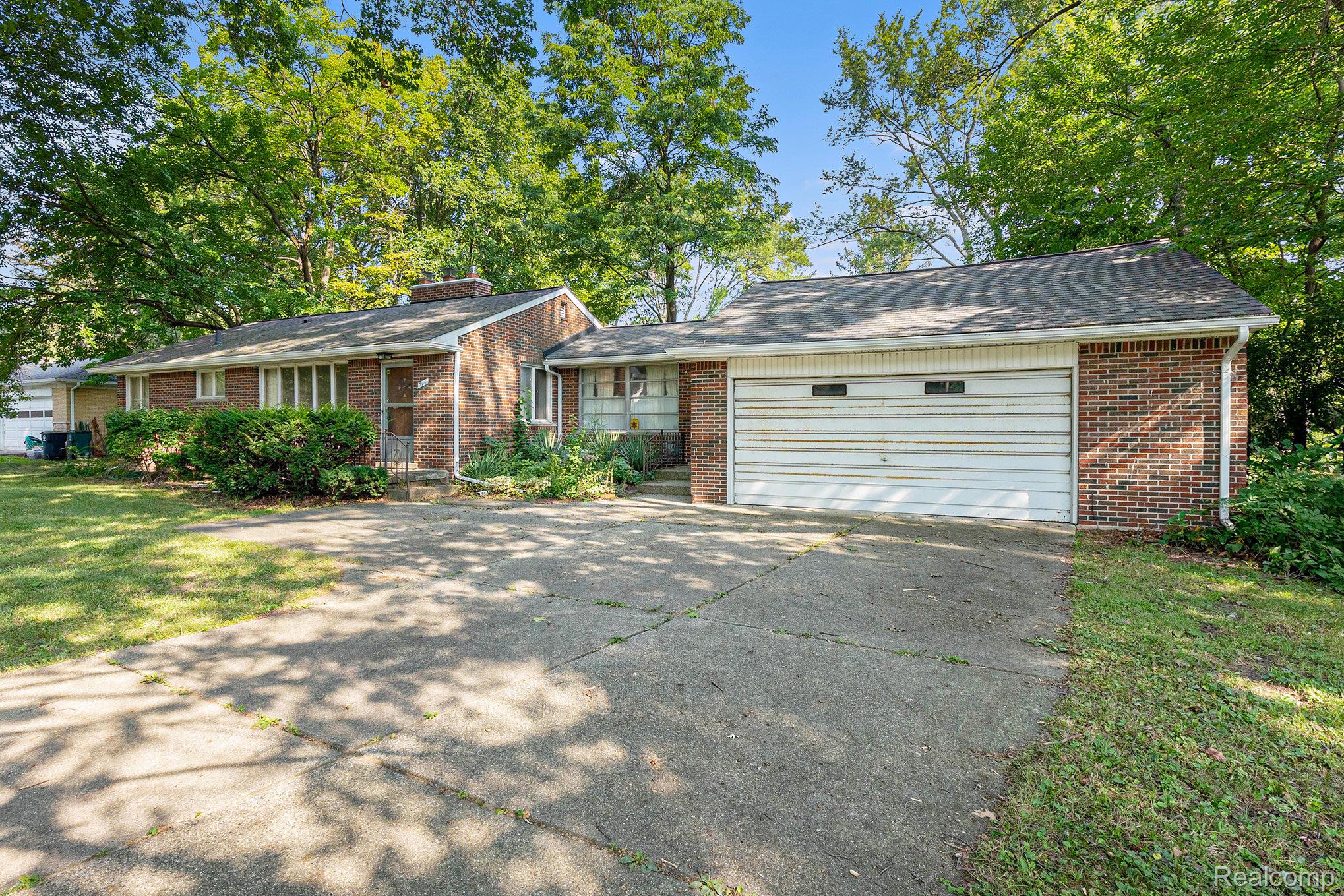 306 W 13 Mile Road