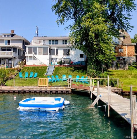 2712 Military Street Port Huron City MI 48060