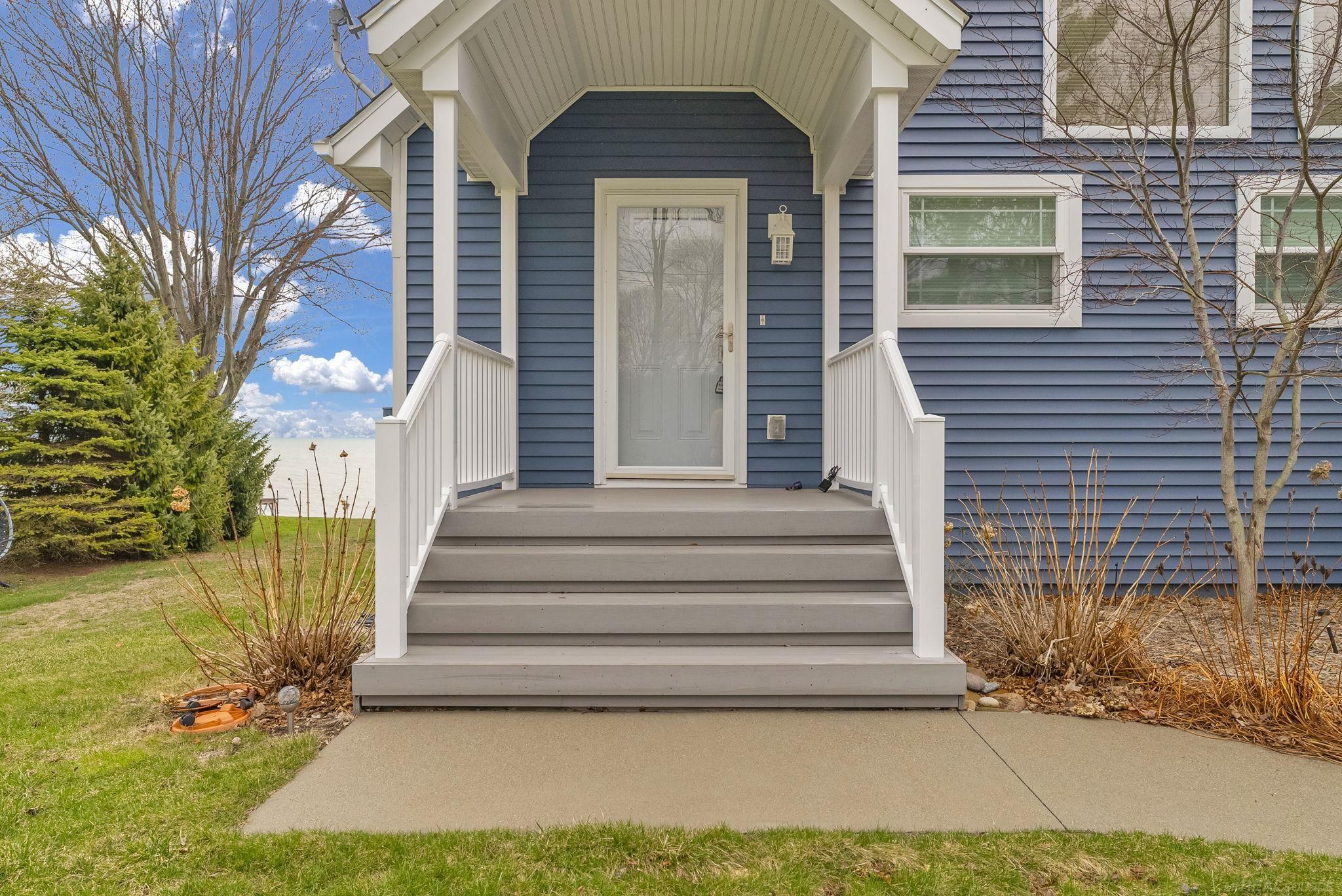 8383 Lakeshore Road