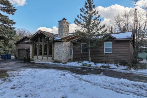 5235 Lahring Road Fenton Charter Township MI 48451