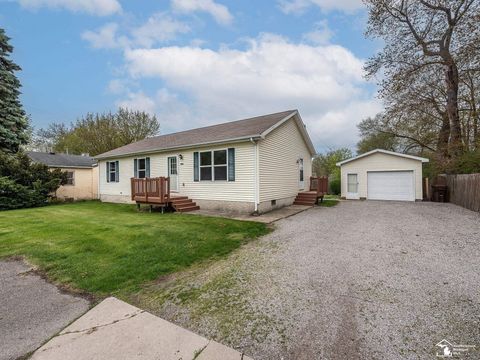 4241 Avenue C Street Frenchtown Township Monroe MI 48166