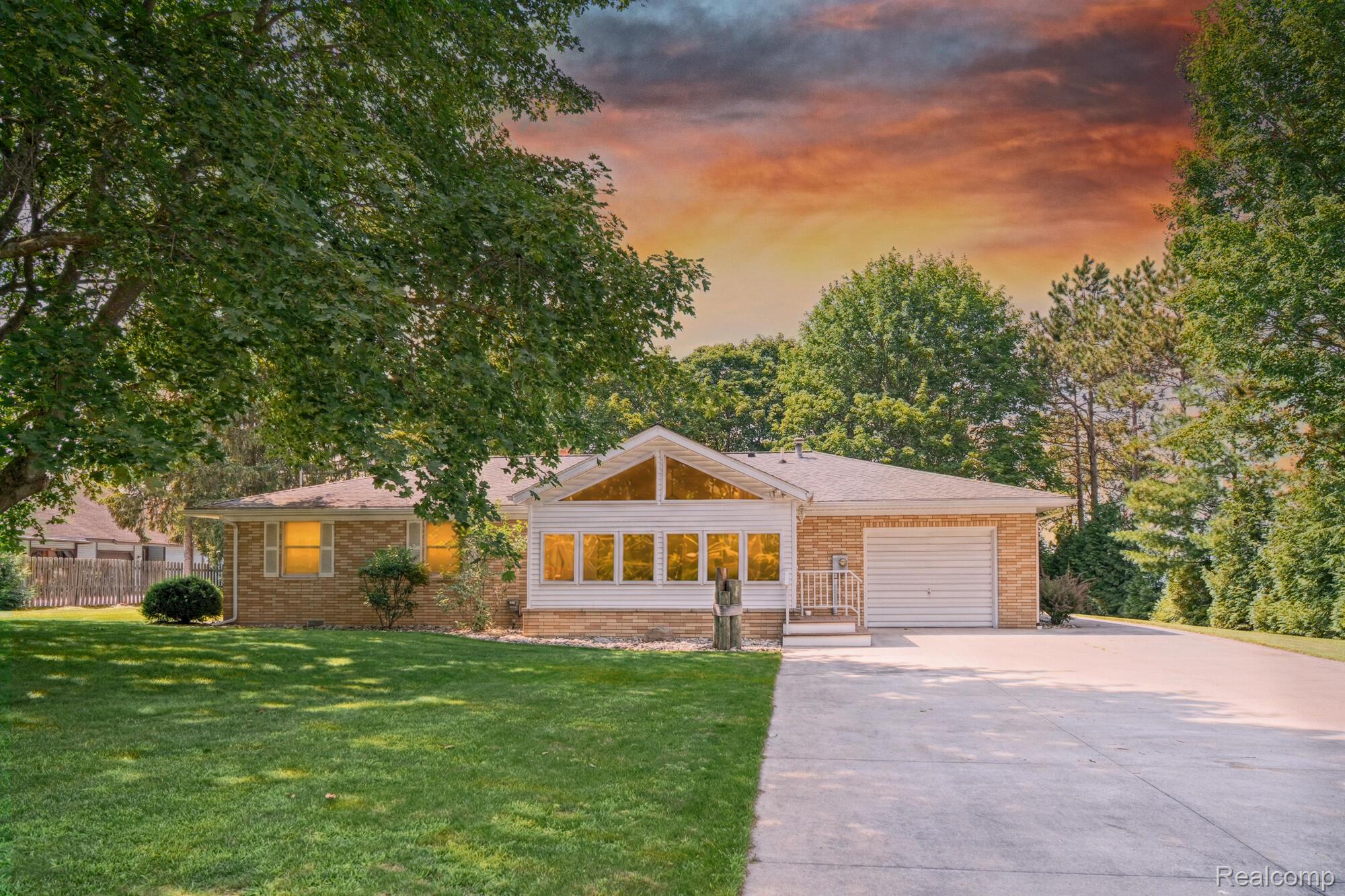 1486 S Lakeshore Drive