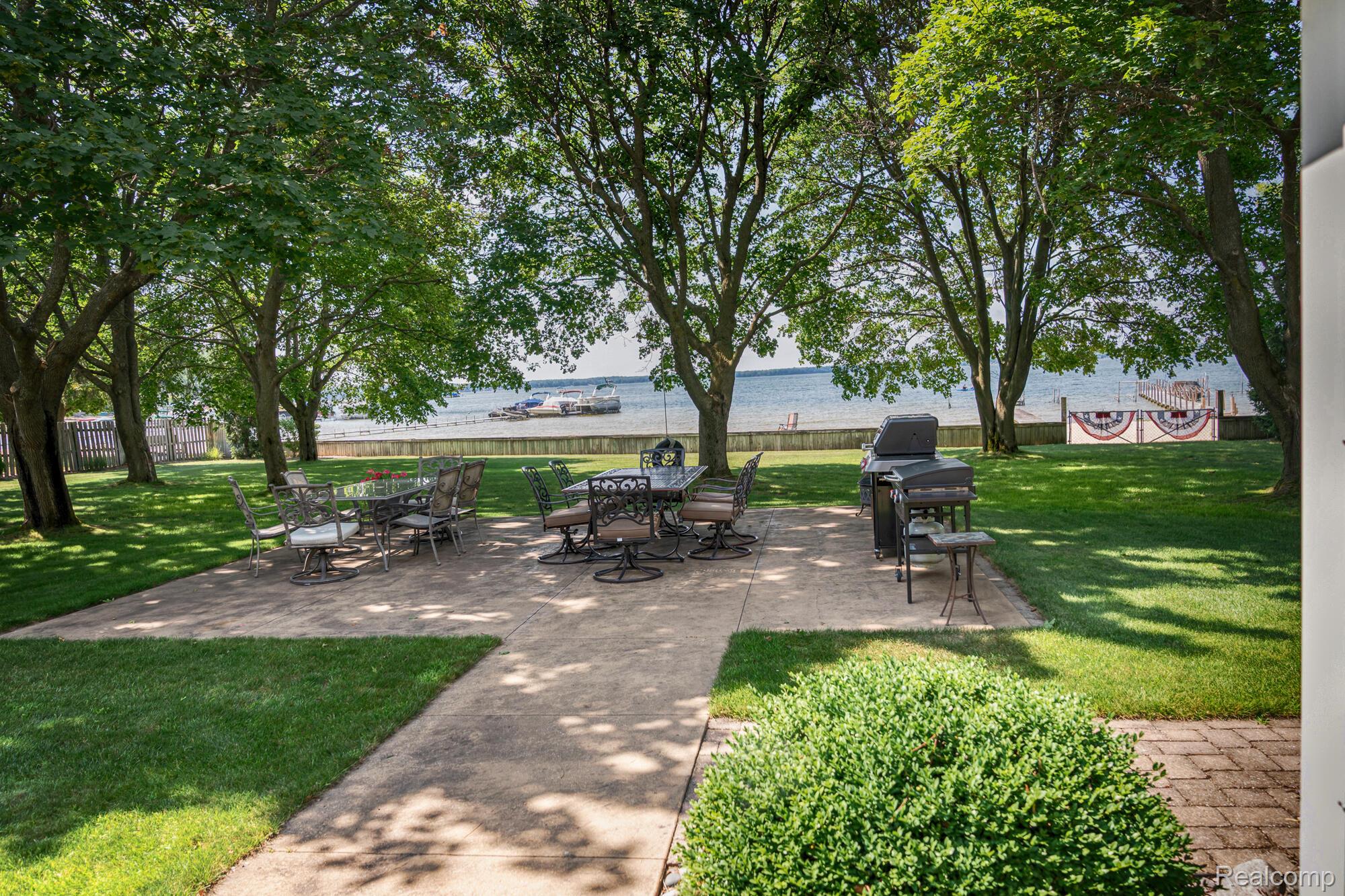 1486 S Lakeshore Drive
