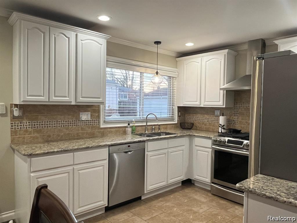 1341 CATALPA Drive