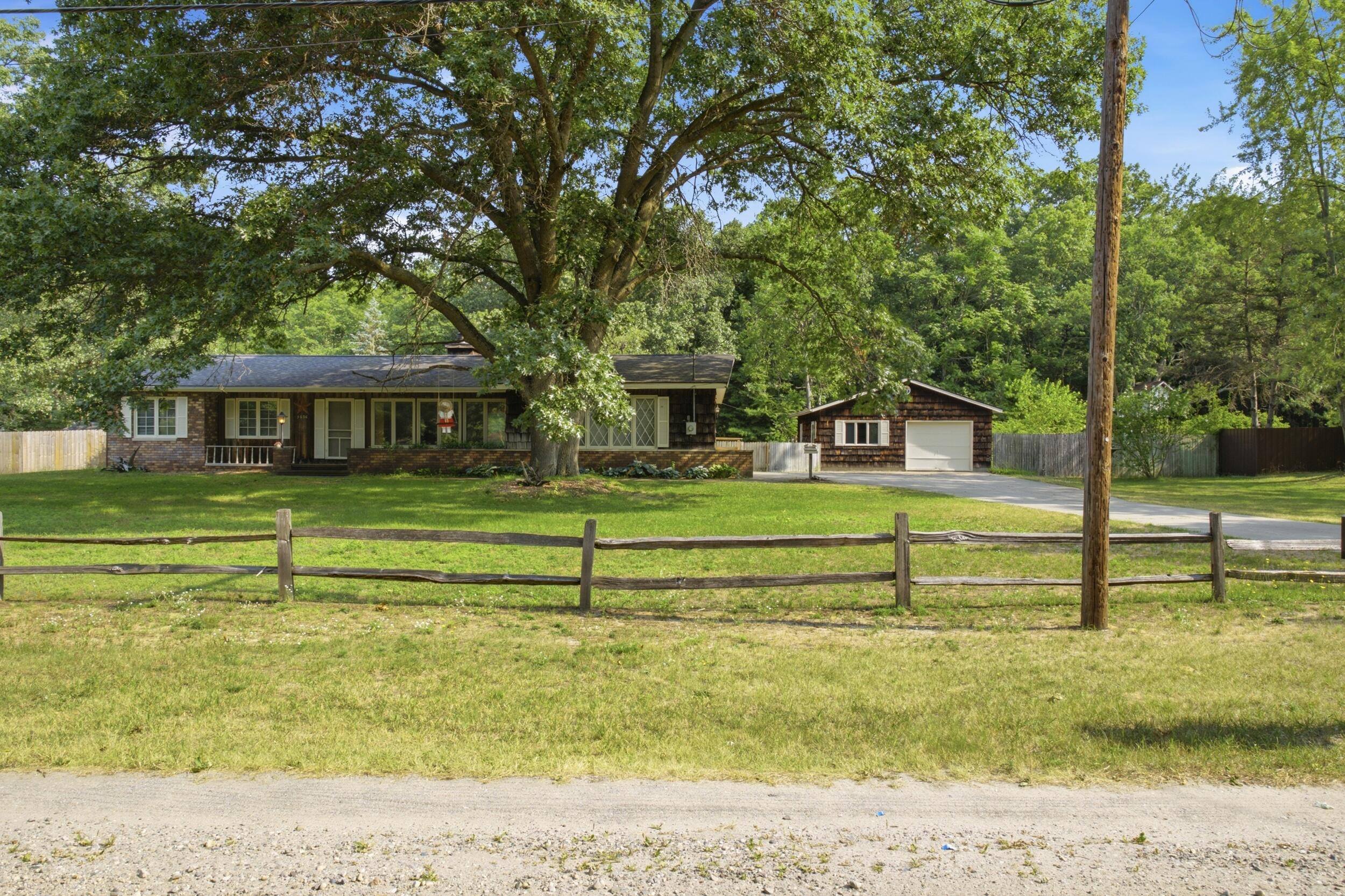 3656 Macarthur Road