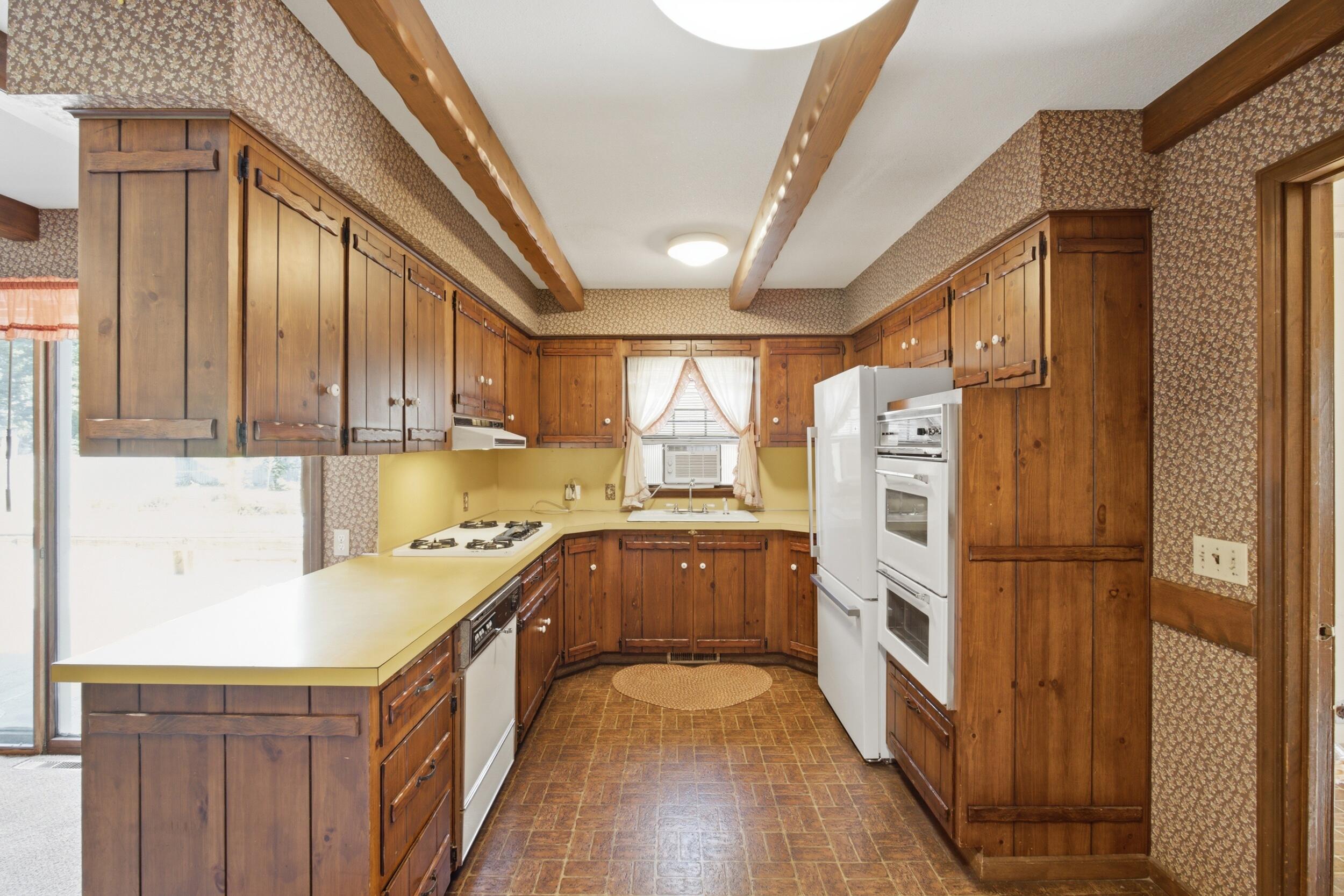 3656 Macarthur Road