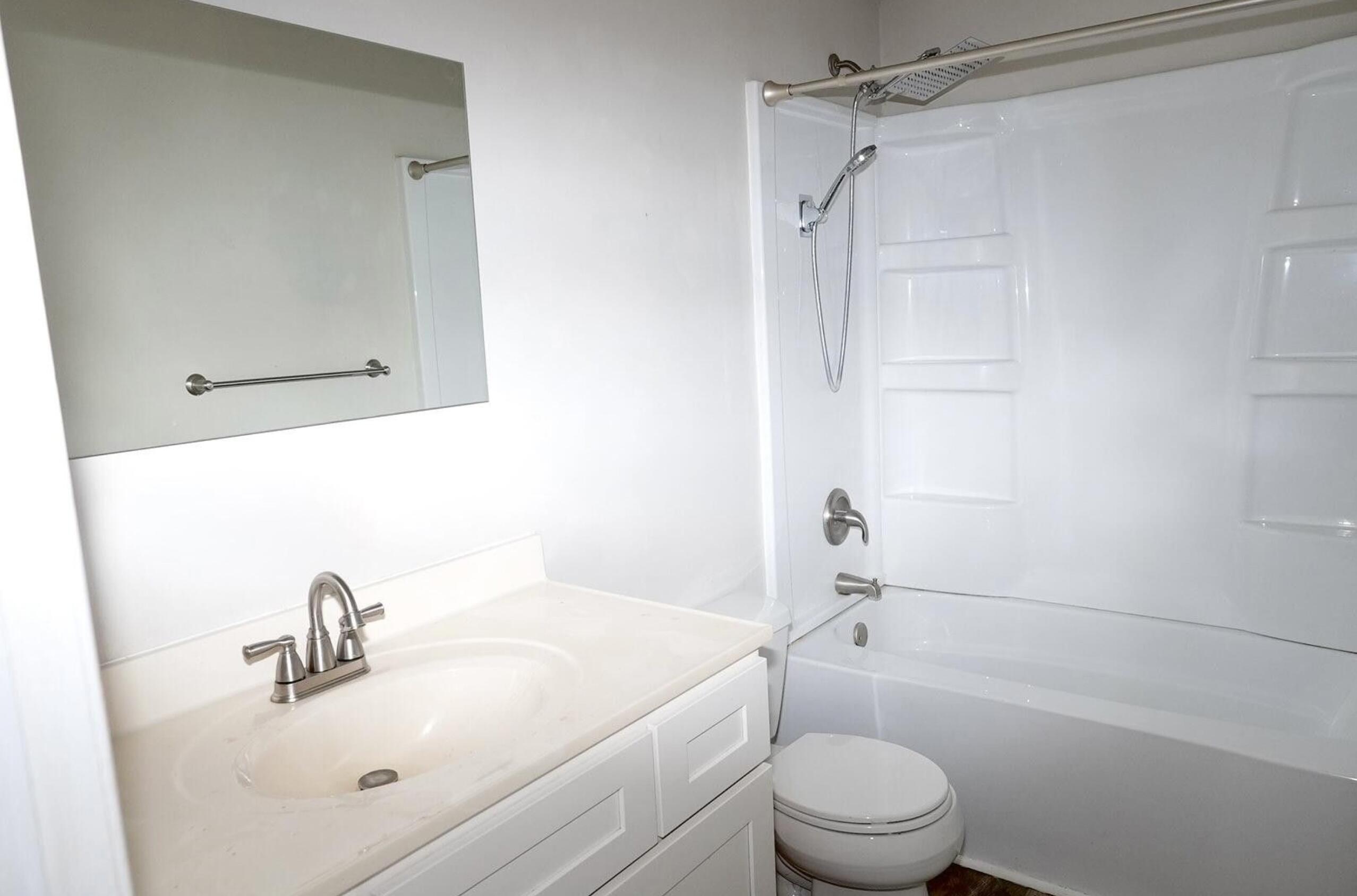 238-240 W Division Street