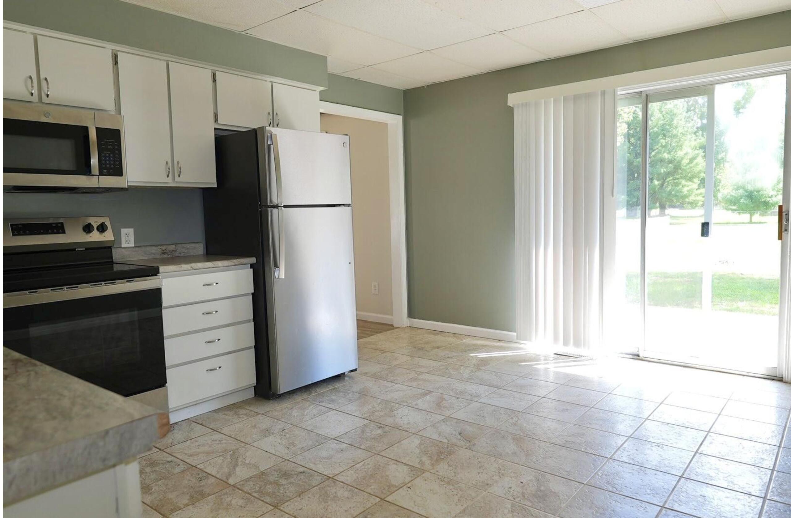 238-240 W Division Street