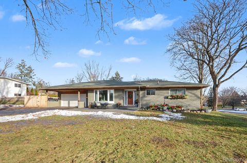 6622 Houghten Drive Troy City MI 48098