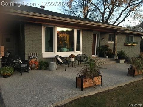 Photo of 6622 Houghten Drive, Troy City, MI 48098 (MLS # 20251059699)