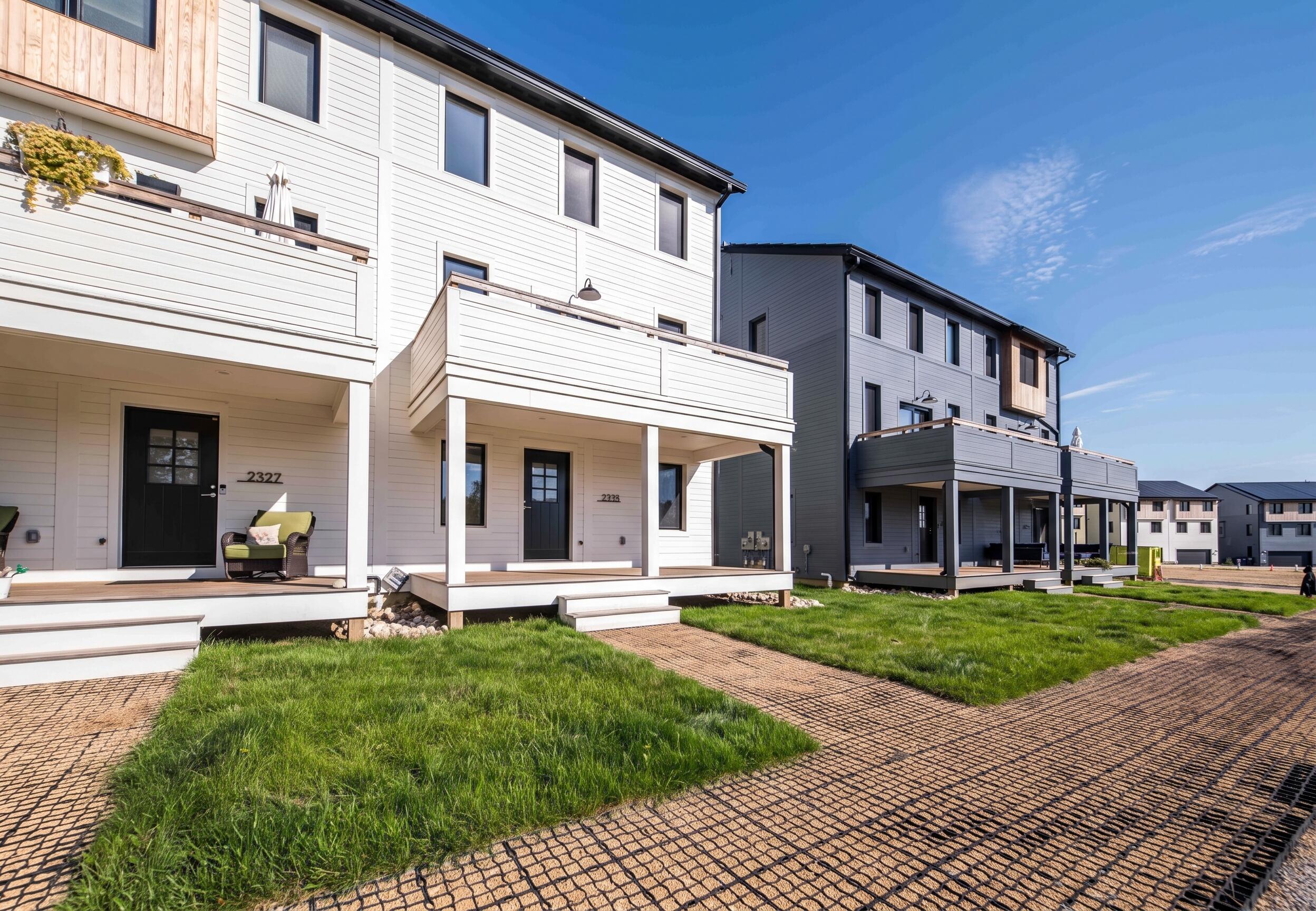 2325 Greenway Trail