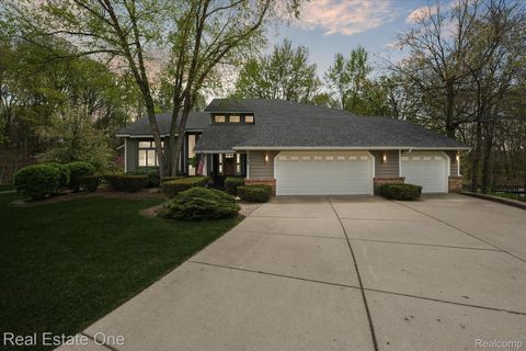 38967 Holsworth Court Farmington Hills City MI 48331
