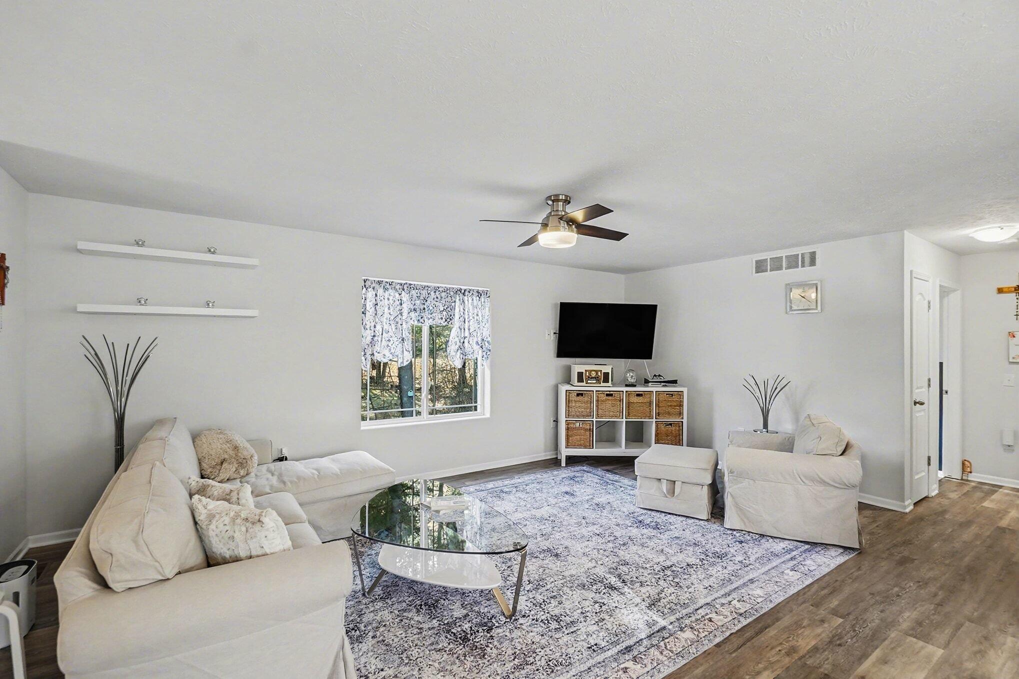 740 W River Hills Court