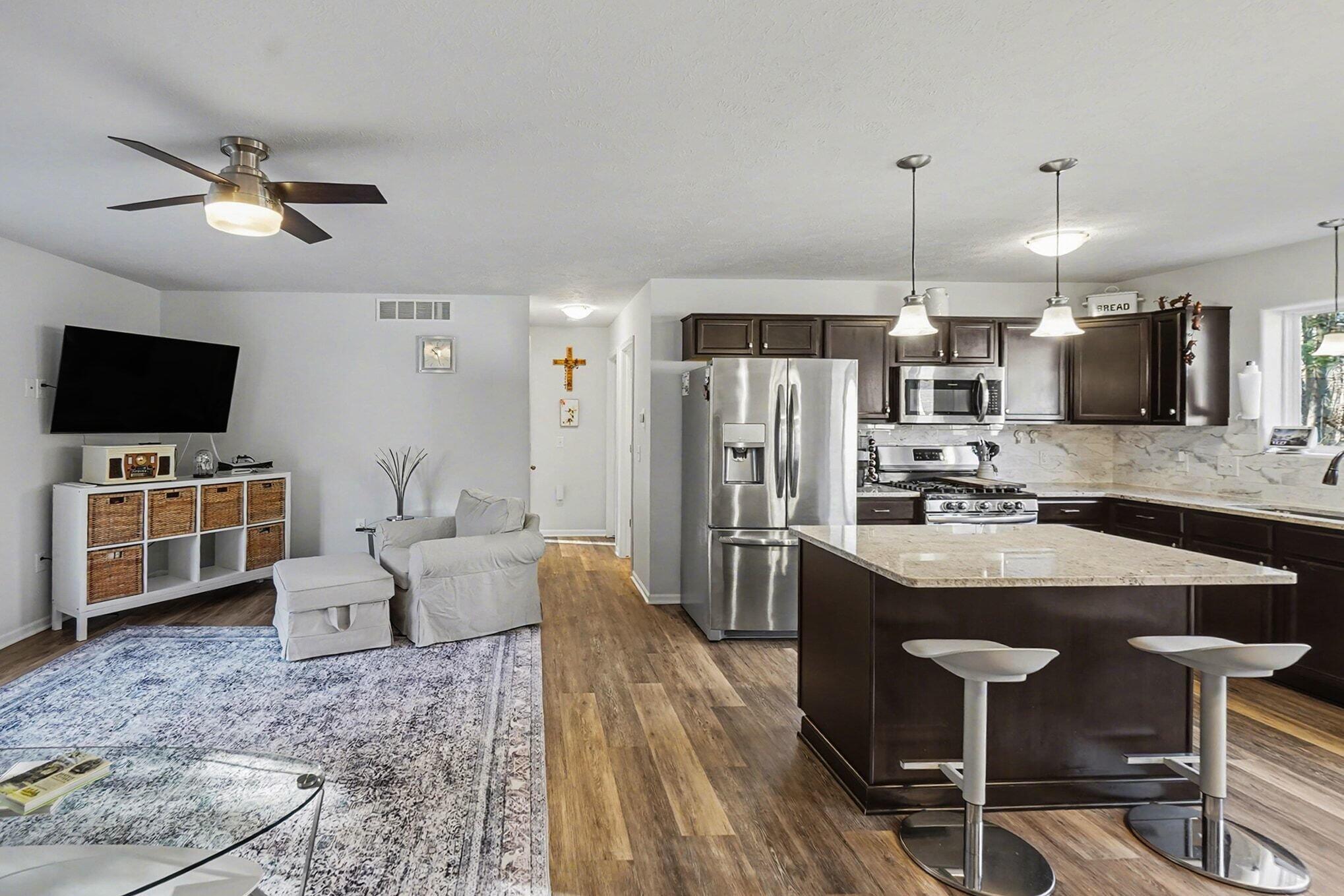 740 W River Hills Court