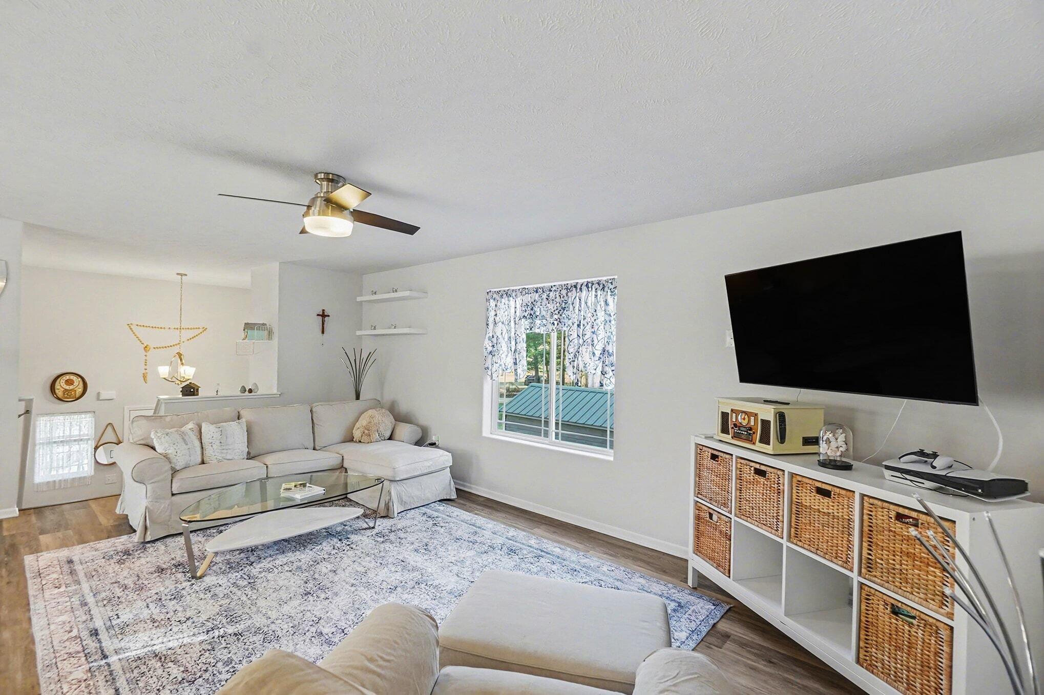 740 W River Hills Court