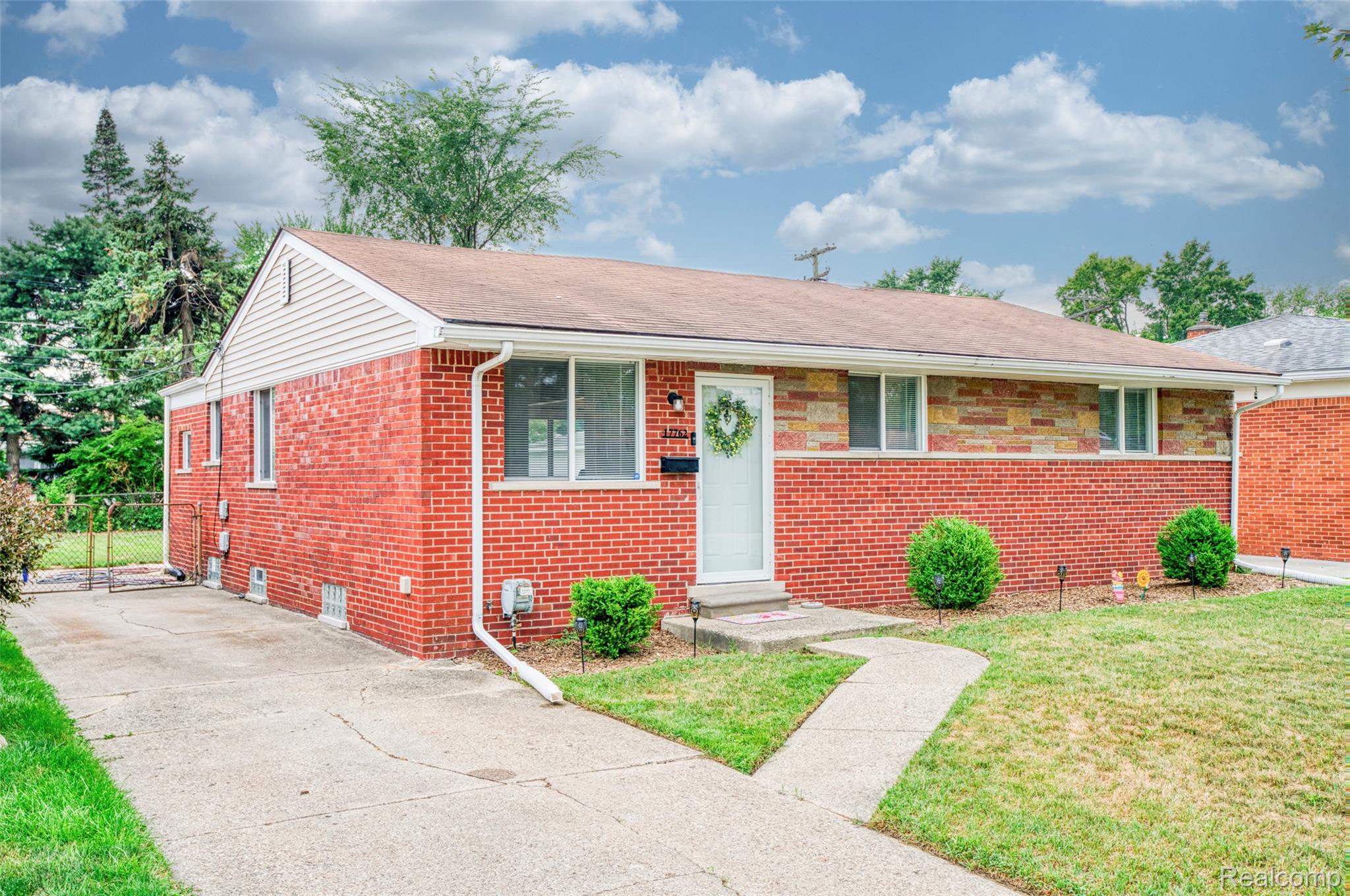 17762 Breezeway