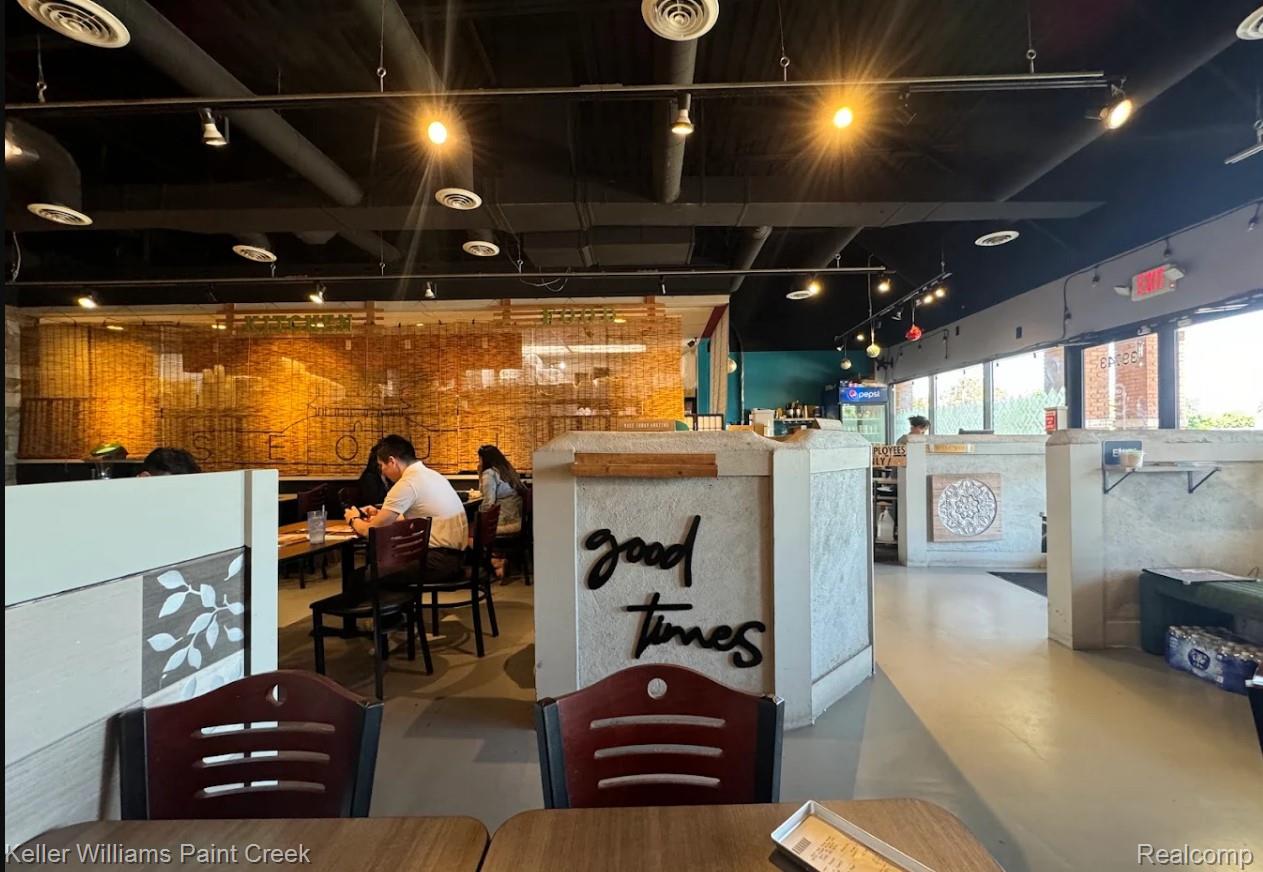 39743 Grand River Ave