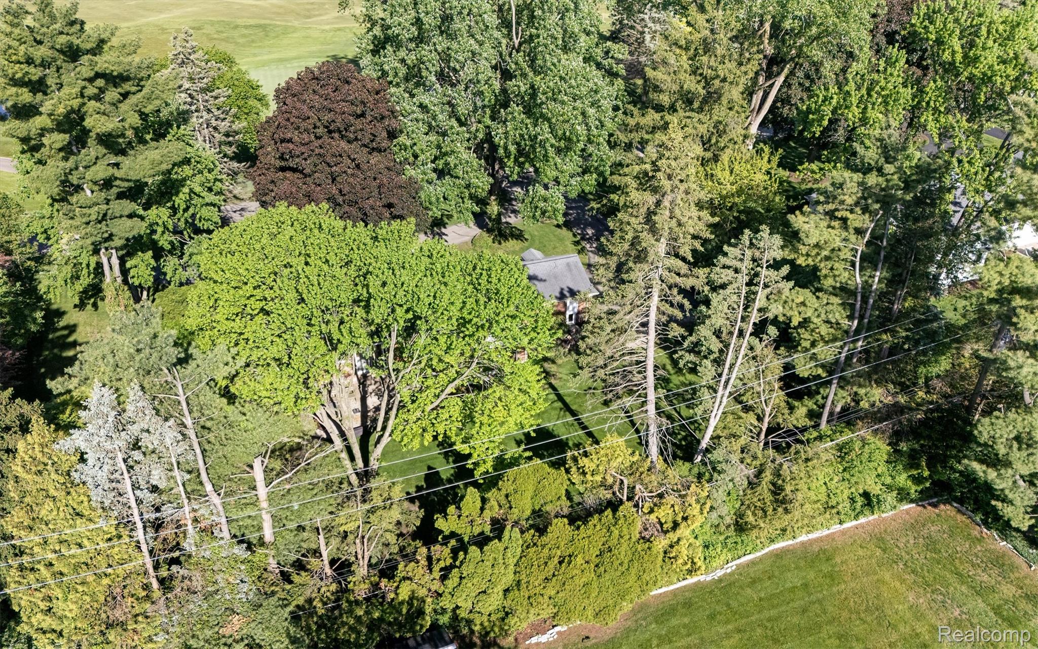 6121 Golfview Drive