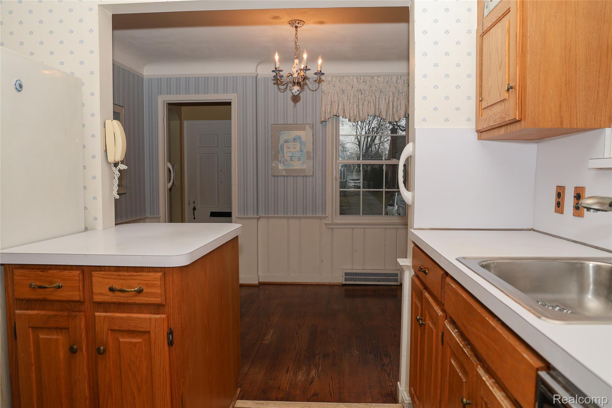 2135 Fleetwood Drive