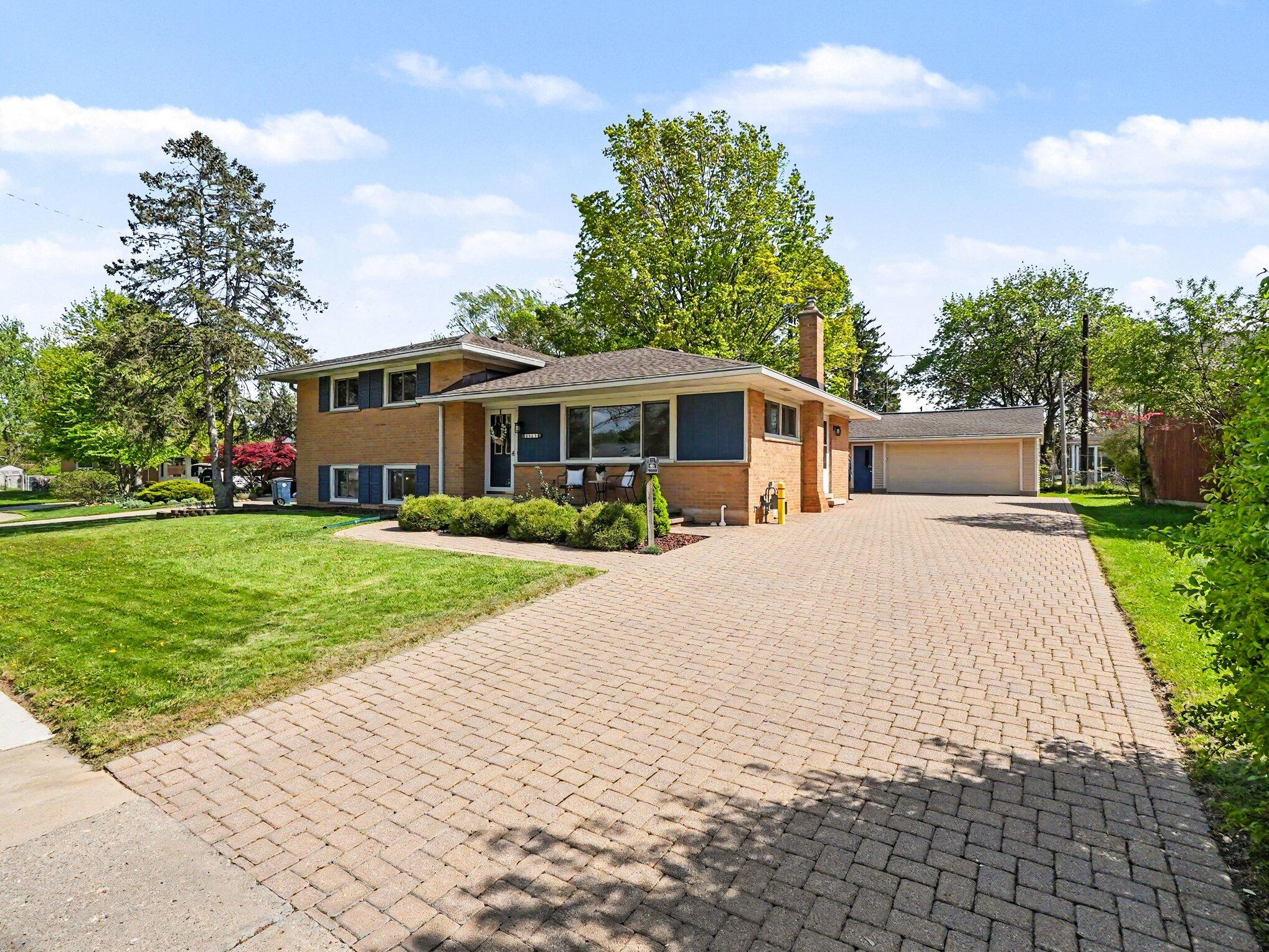 2011 Brampton Court