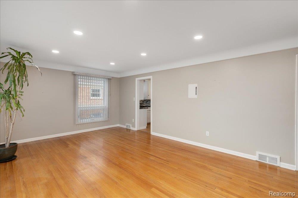 35428 Hathaway Street