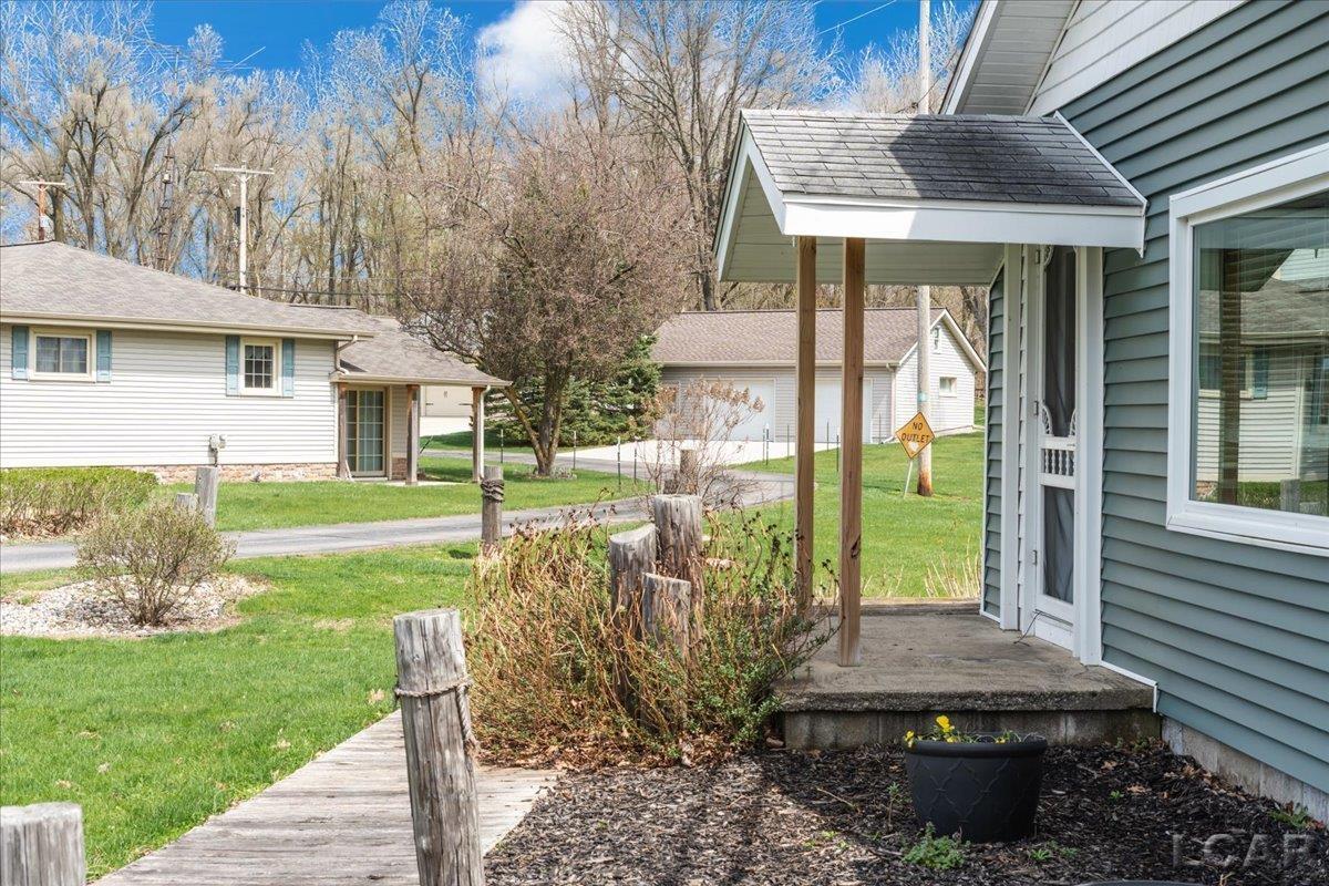 3193 Round Lake Highway