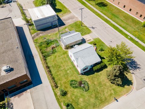 1816 Larchwood Troy City Oakland MI 48098