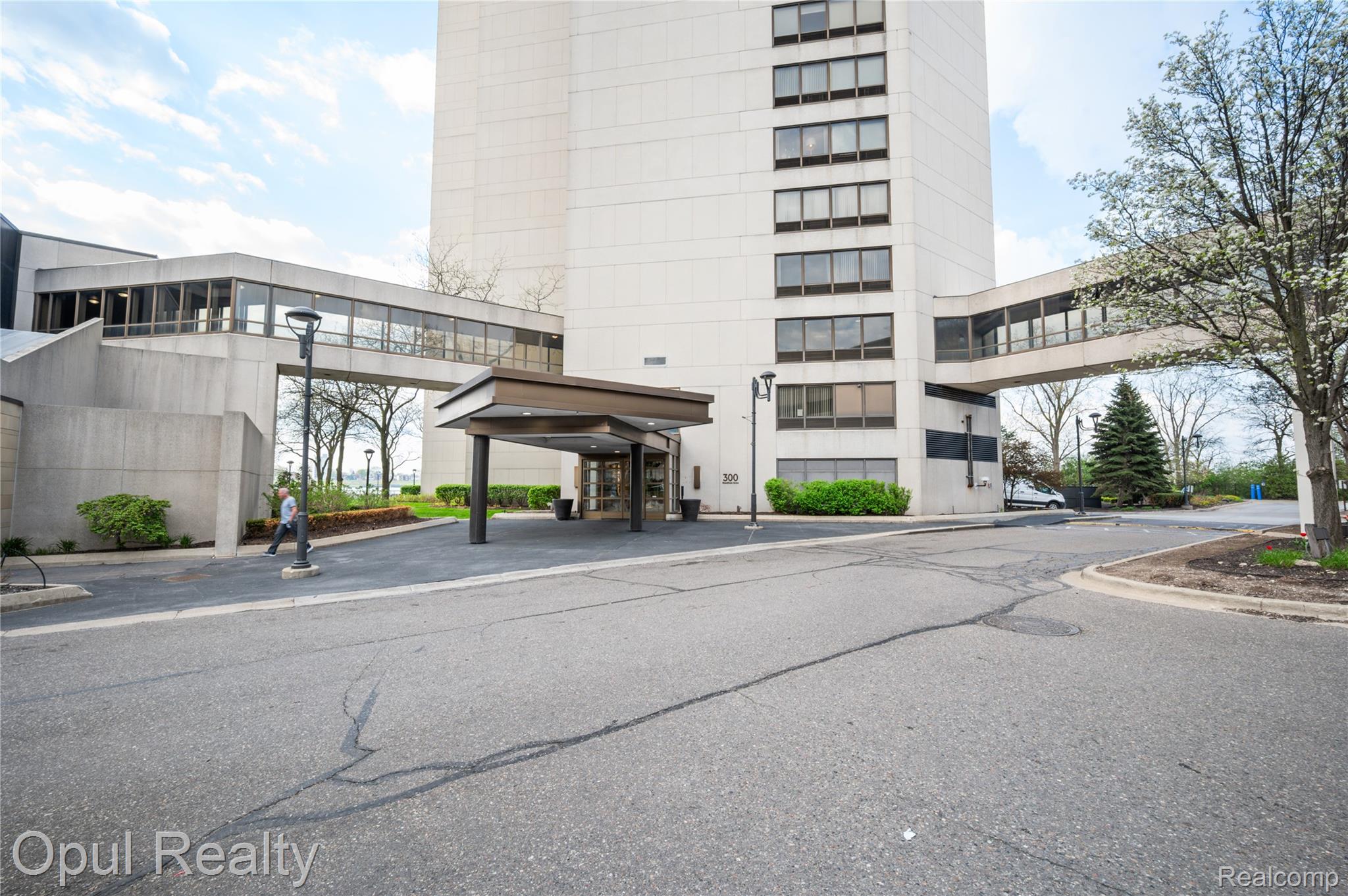 1001 W Jefferson Avenue 300 9-D