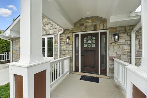 Photo of 340 N Berrien Street, New Buffalo City, MI 49117 (MLS # 69025058020)