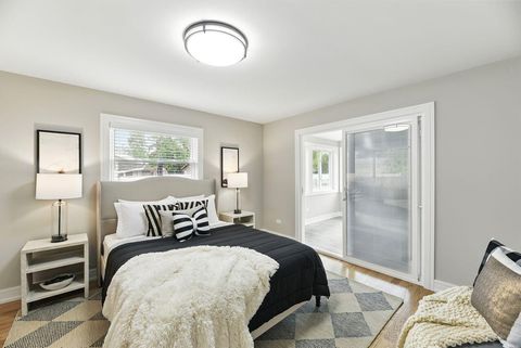 Tiny photo for 340 N Berrien Street, New Buffalo City, MI 49117 (MLS # 69025058020)