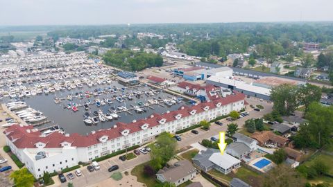 Tiny photo for 340 N Berrien Street, New Buffalo City, MI 49117 (MLS # 69025058020)