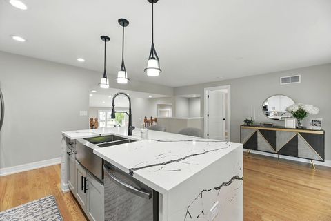 Tiny photo for 340 N Berrien Street, New Buffalo City, MI 49117 (MLS # 69025058020)