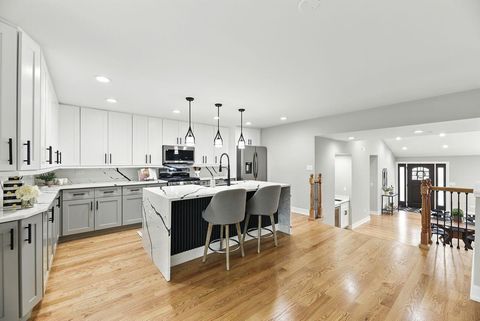 Tiny photo for 340 N Berrien Street, New Buffalo City, MI 49117 (MLS # 69025058020)