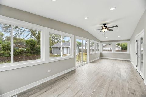 Tiny photo for 340 N Berrien Street, New Buffalo City, MI 49117 (MLS # 69025058020)