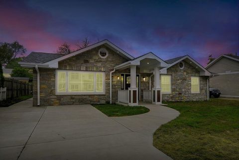 Tiny photo for 340 N Berrien Street, New Buffalo City, MI 49117 (MLS # 69025058020)