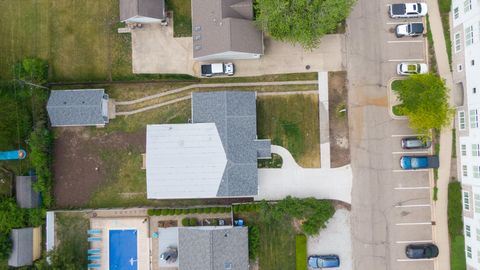 Tiny photo for 340 N Berrien Street, New Buffalo City, MI 49117 (MLS # 69025058020)