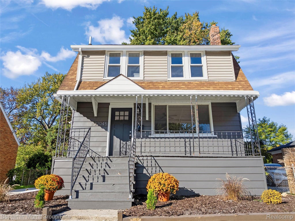 Photo of 22045 Elmwood Avenue, Eastpointe City, MI 48021 (MLS # 20261085456)