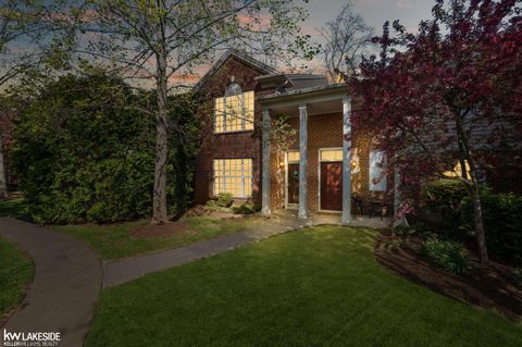 1649 Deepwood Circle Rochester City MI 48307