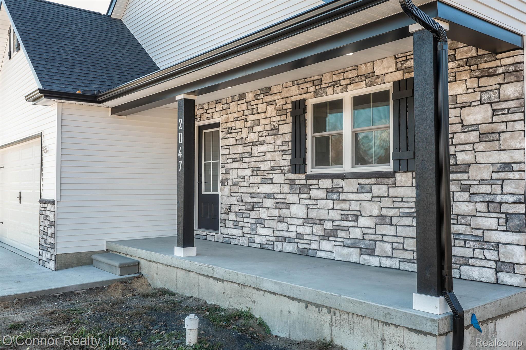 2047 Edward Lane East