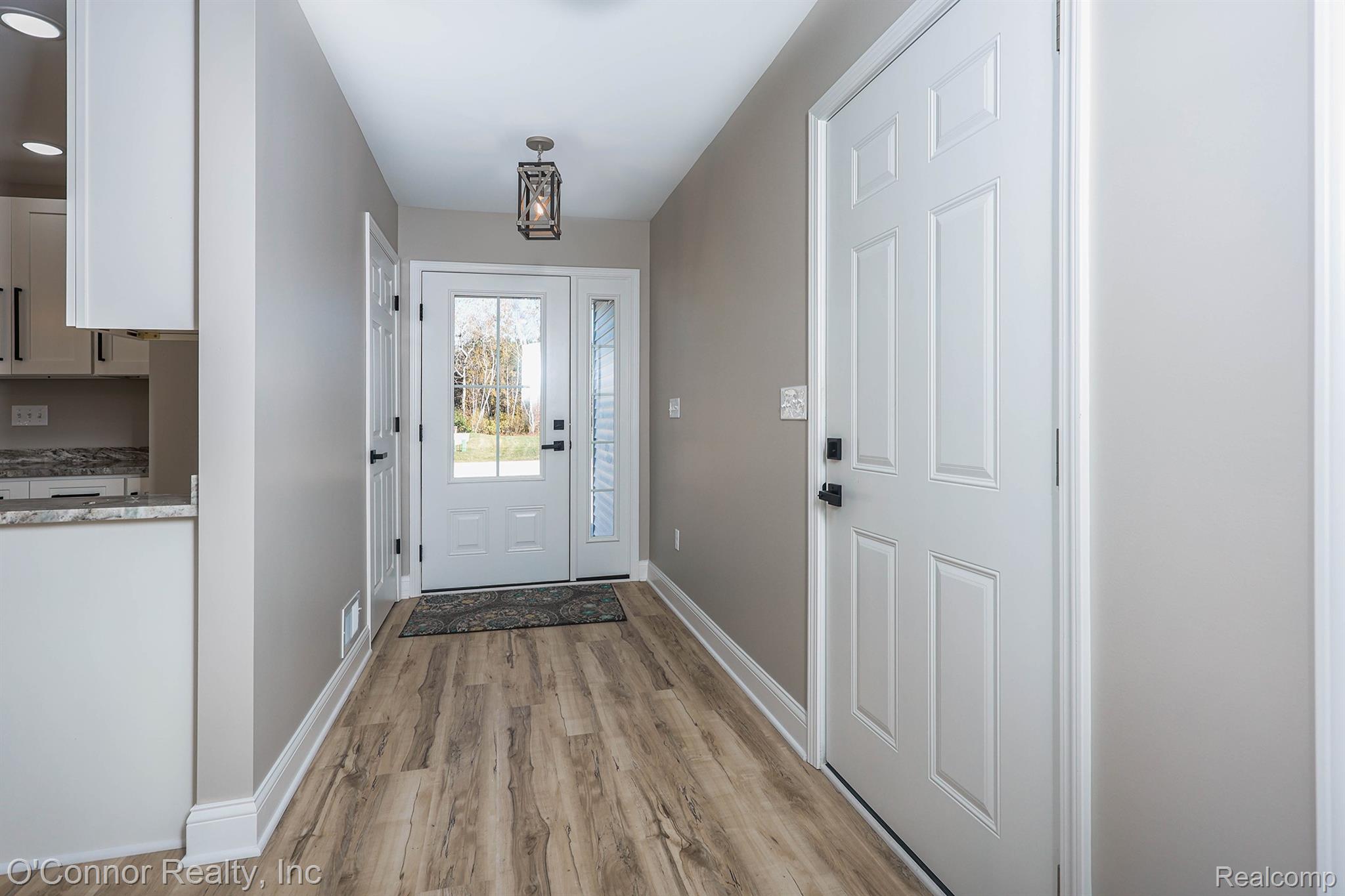 2047 Edward Lane East