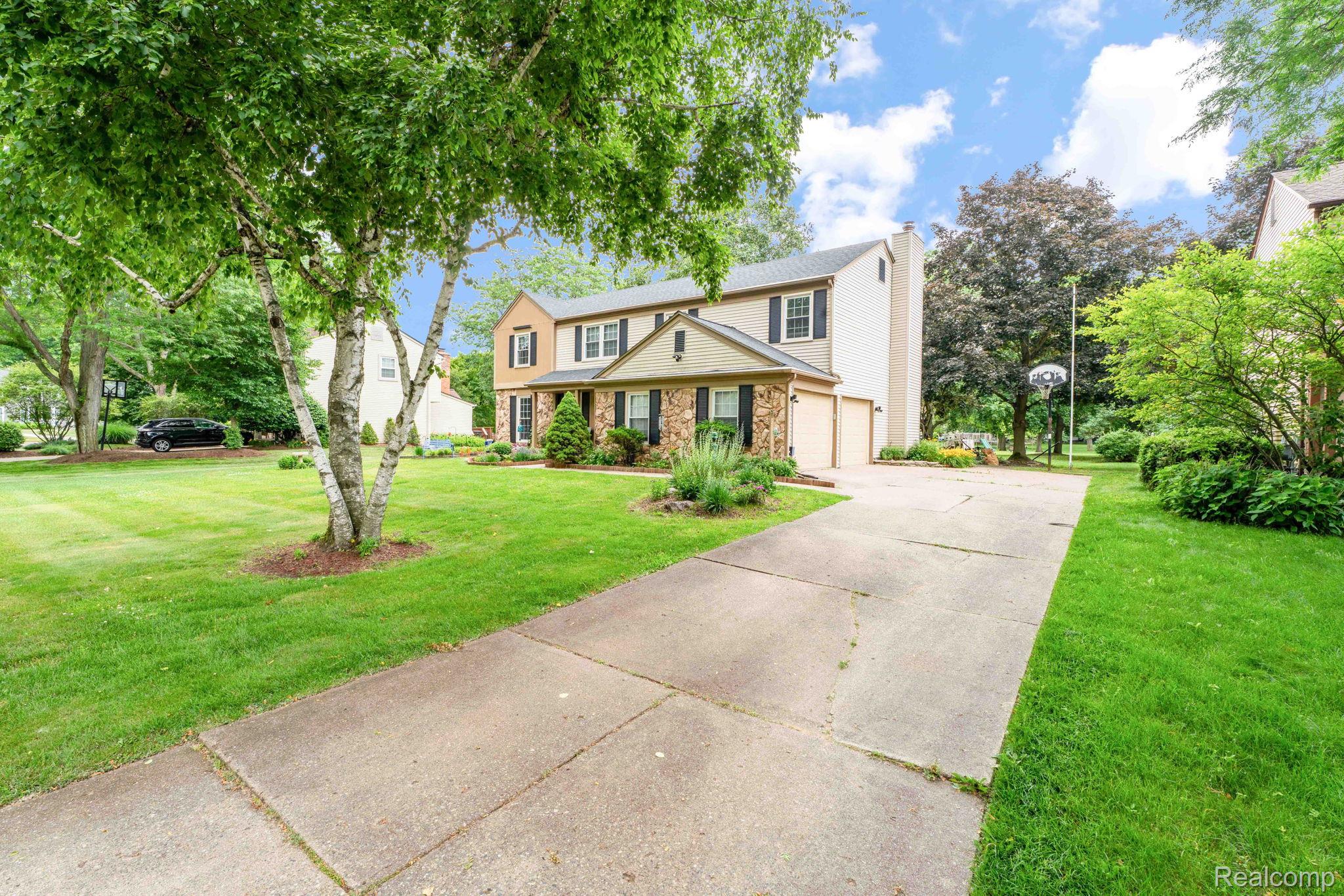 6611 Windmill Lane