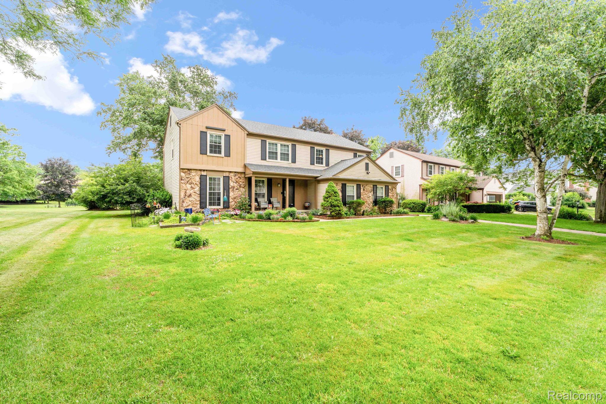 6611 Windmill Lane