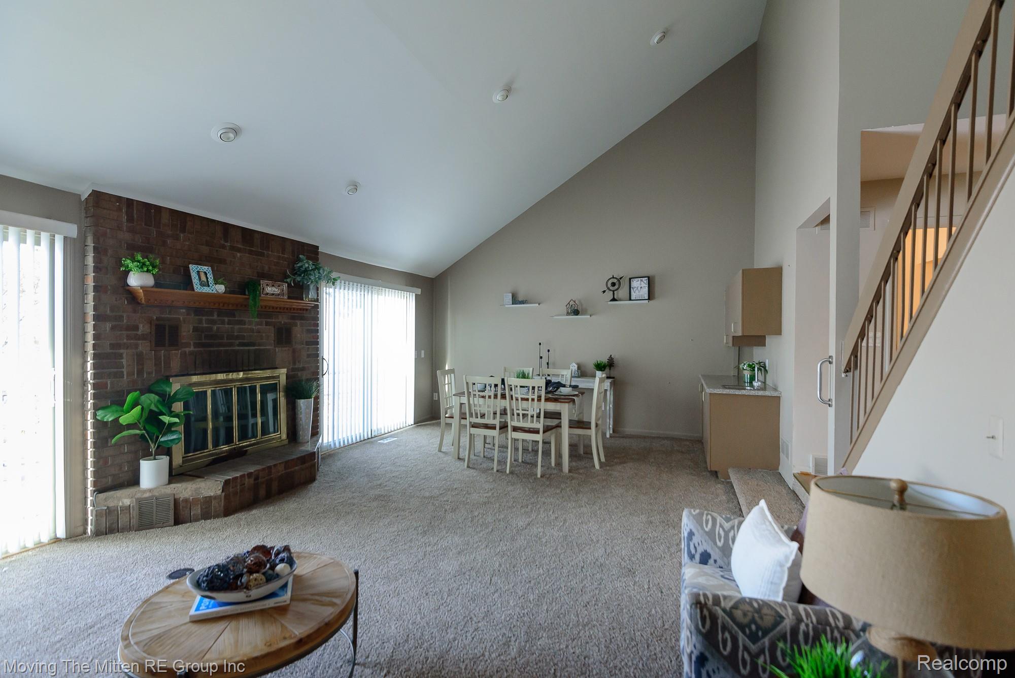 925 N Rosevere Avenue