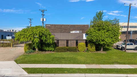 21225 Mullin Avenue Warren City MI 48089
