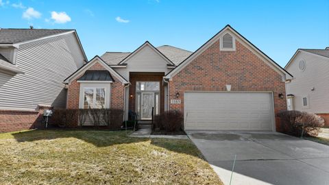 3165 Lacosta Court Commerce Charter Township Oakland MI 48382