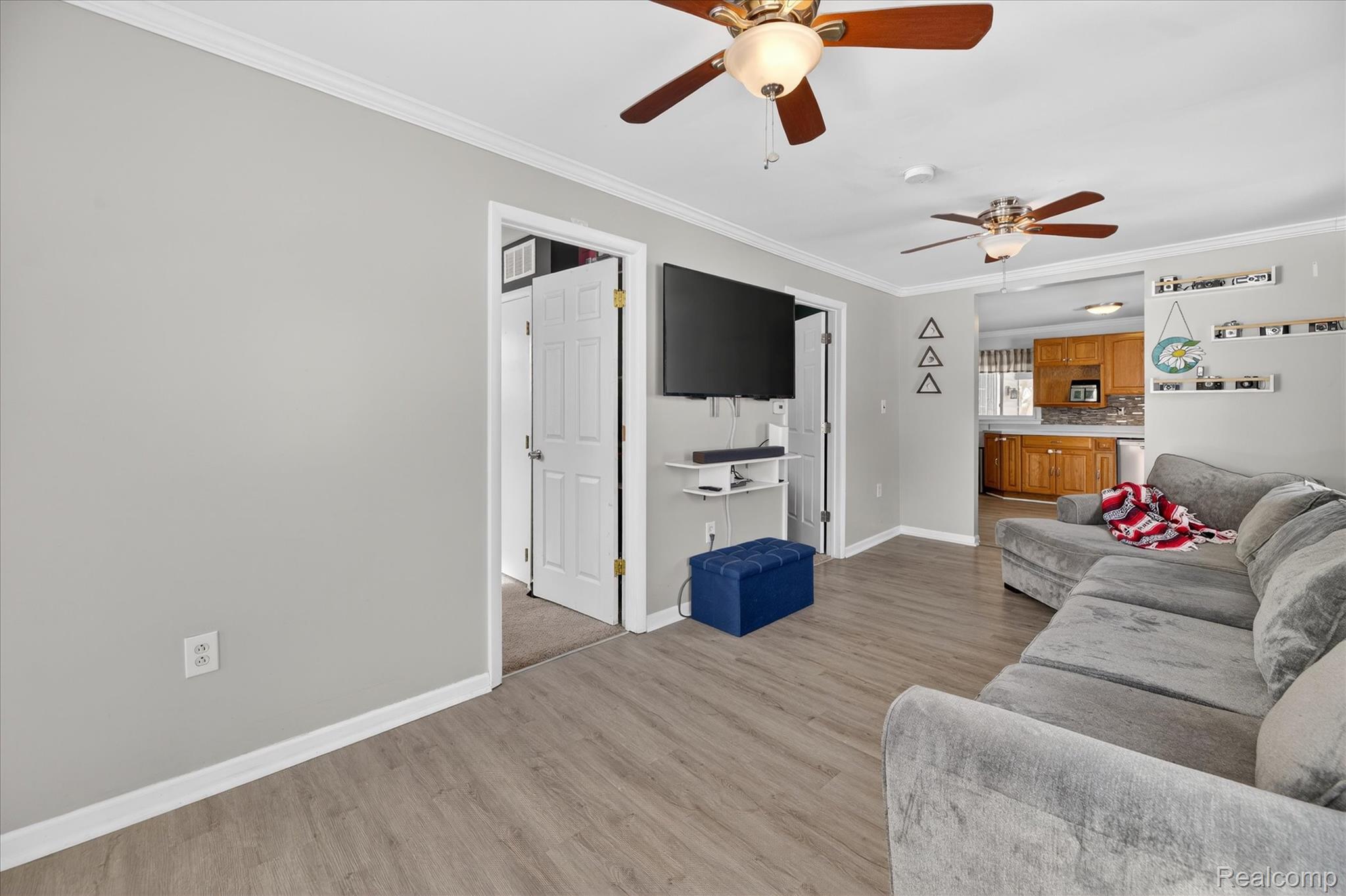 2371 E Parkwood Avenue