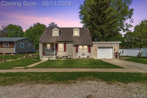 310 W Caroline Street Fenton City MI 48430