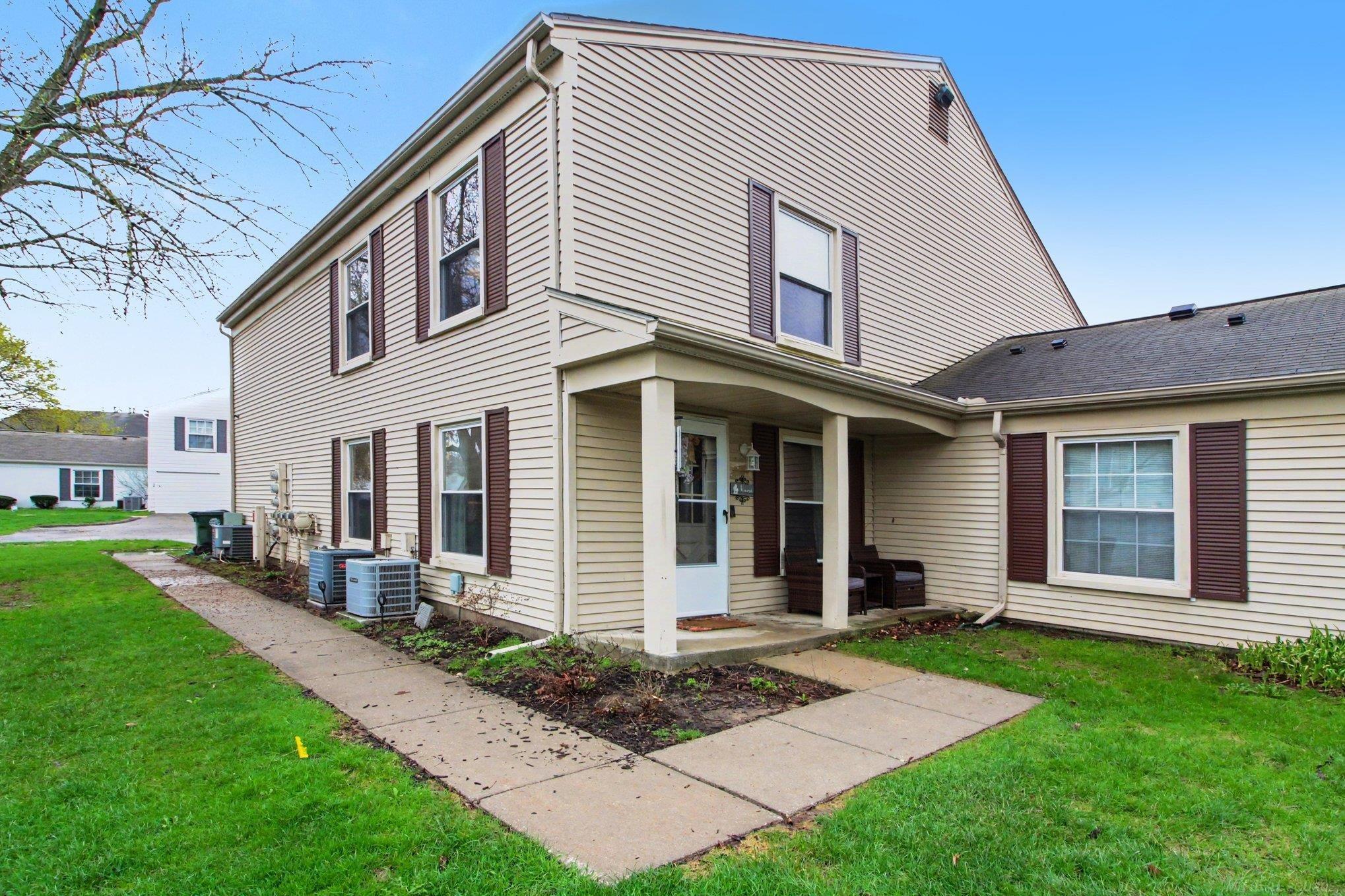 2914 Meadowbrook Ct Court