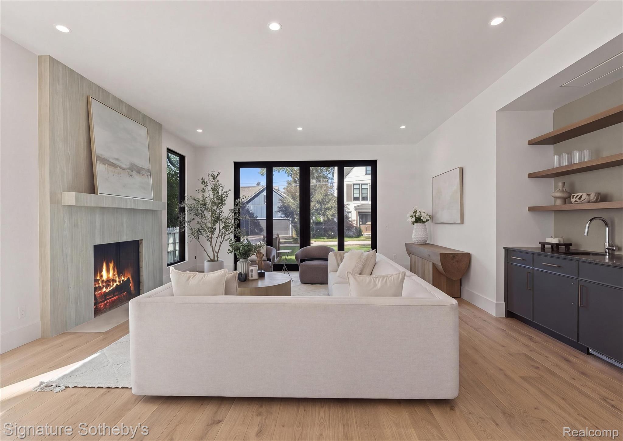 572 Stanley Boulevard